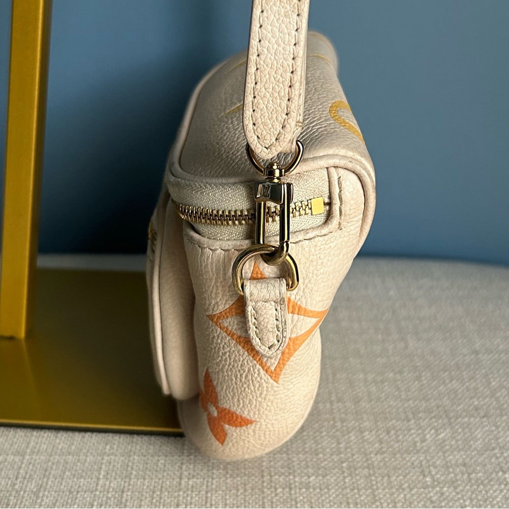 Louis Vuitton By The Pool Mini Bum Bag - Picture 4 of 14
